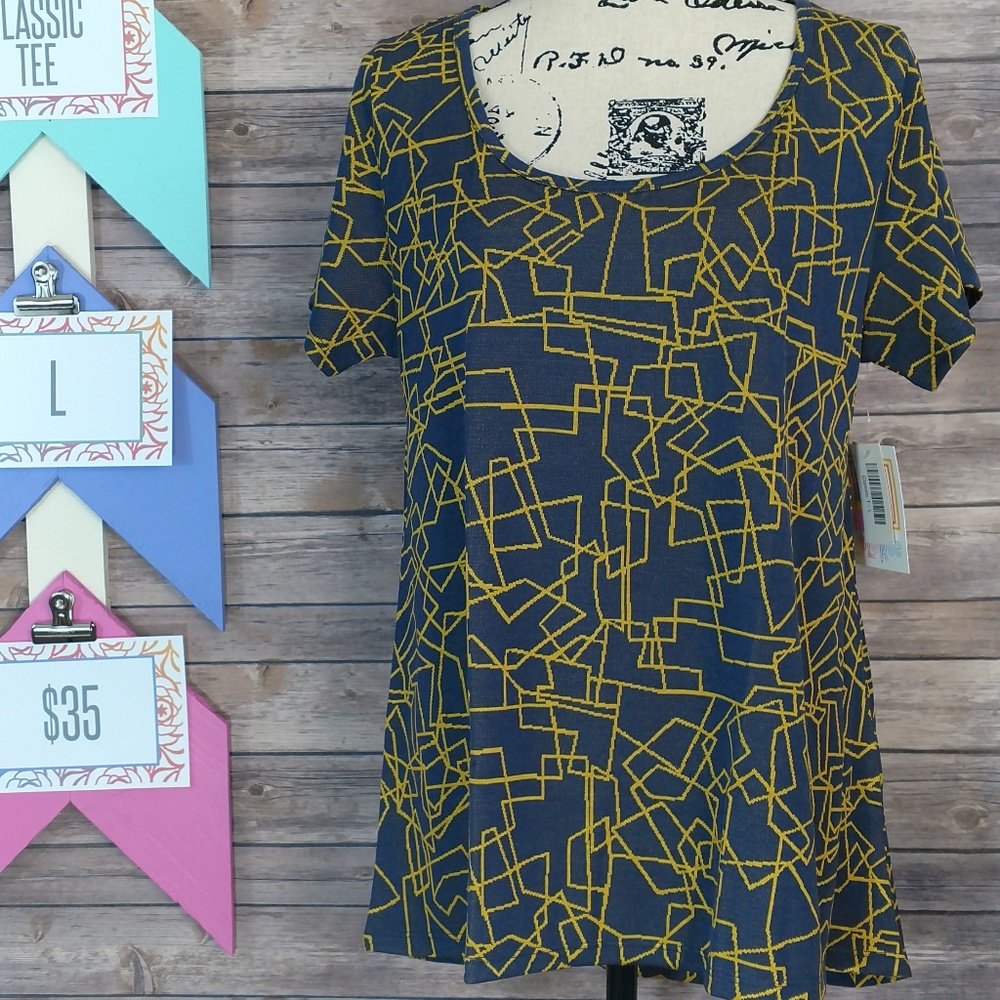 LuLaRoe NWT Large Classic Tee